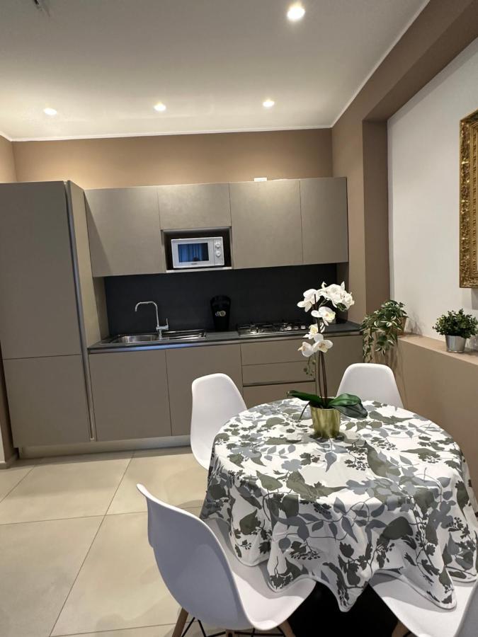 Apartments Ennio Top Class Bari Exterior photo