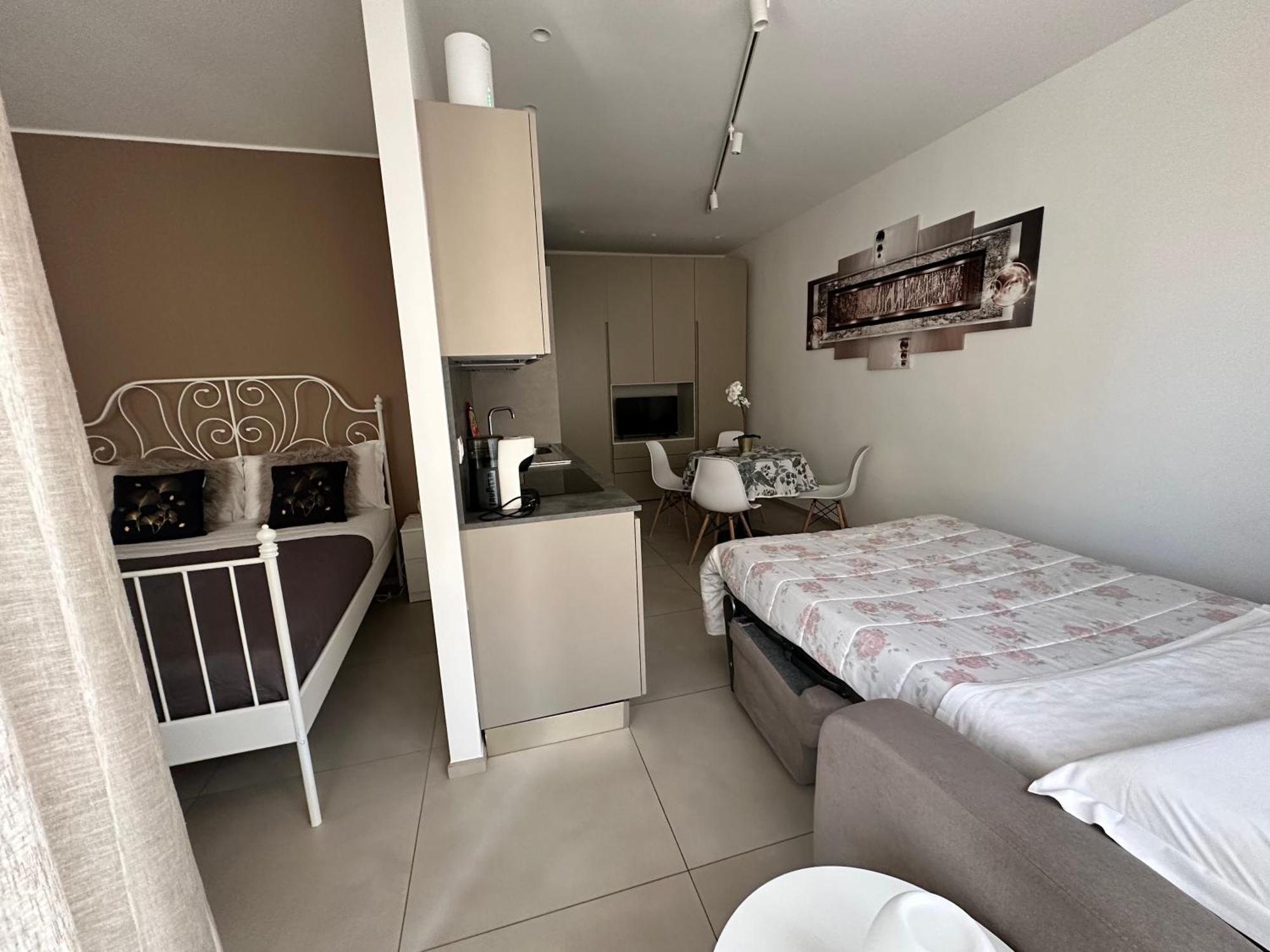 Apartments Ennio Top Class Bari Exterior photo