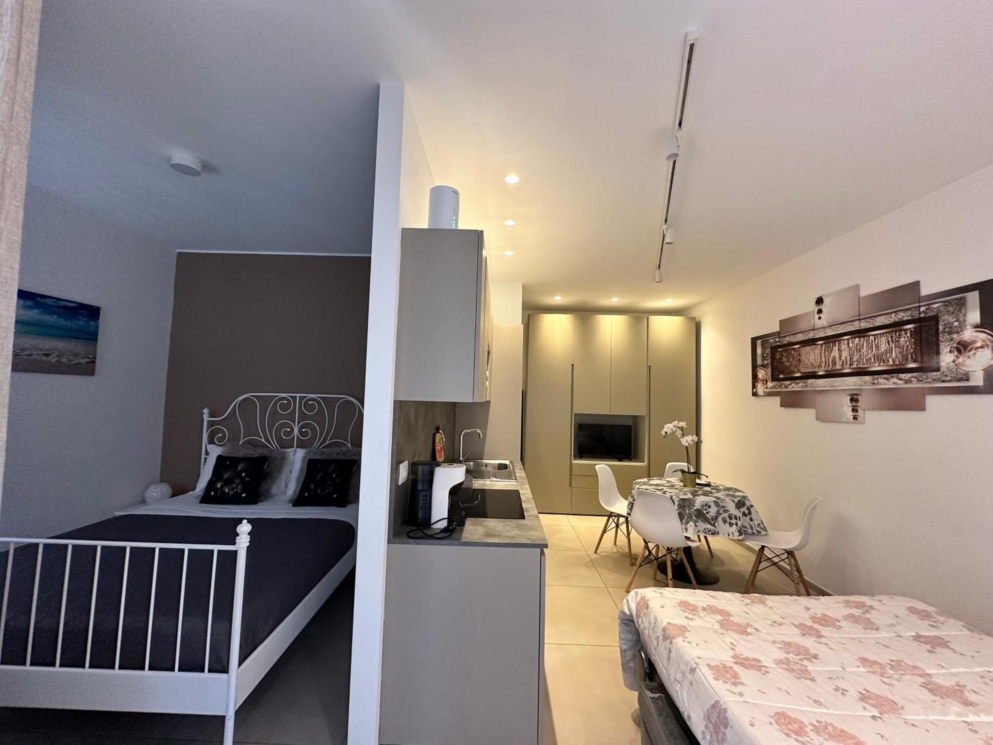 Apartments Ennio Top Class Bari Exterior photo